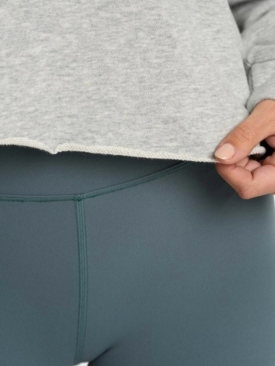 Vuori Sedona Cropped Polo Sweatshirt Heather Gray - Picture 4 of 10